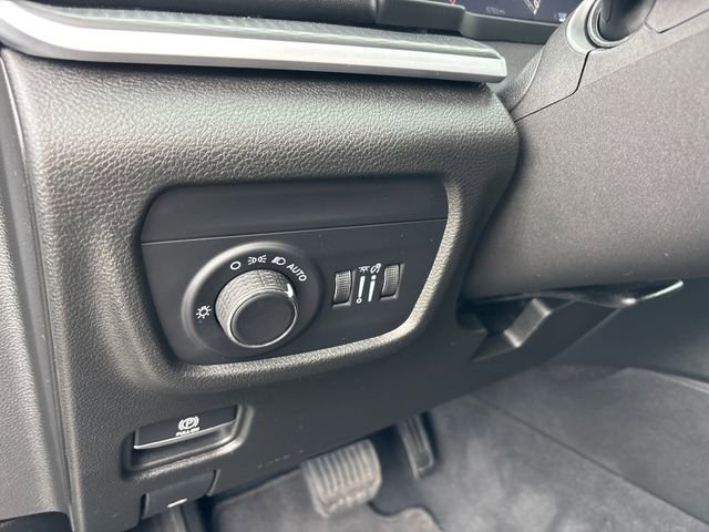 Used 2024 Jeep Grand Cherokee Altitude RWD image 17