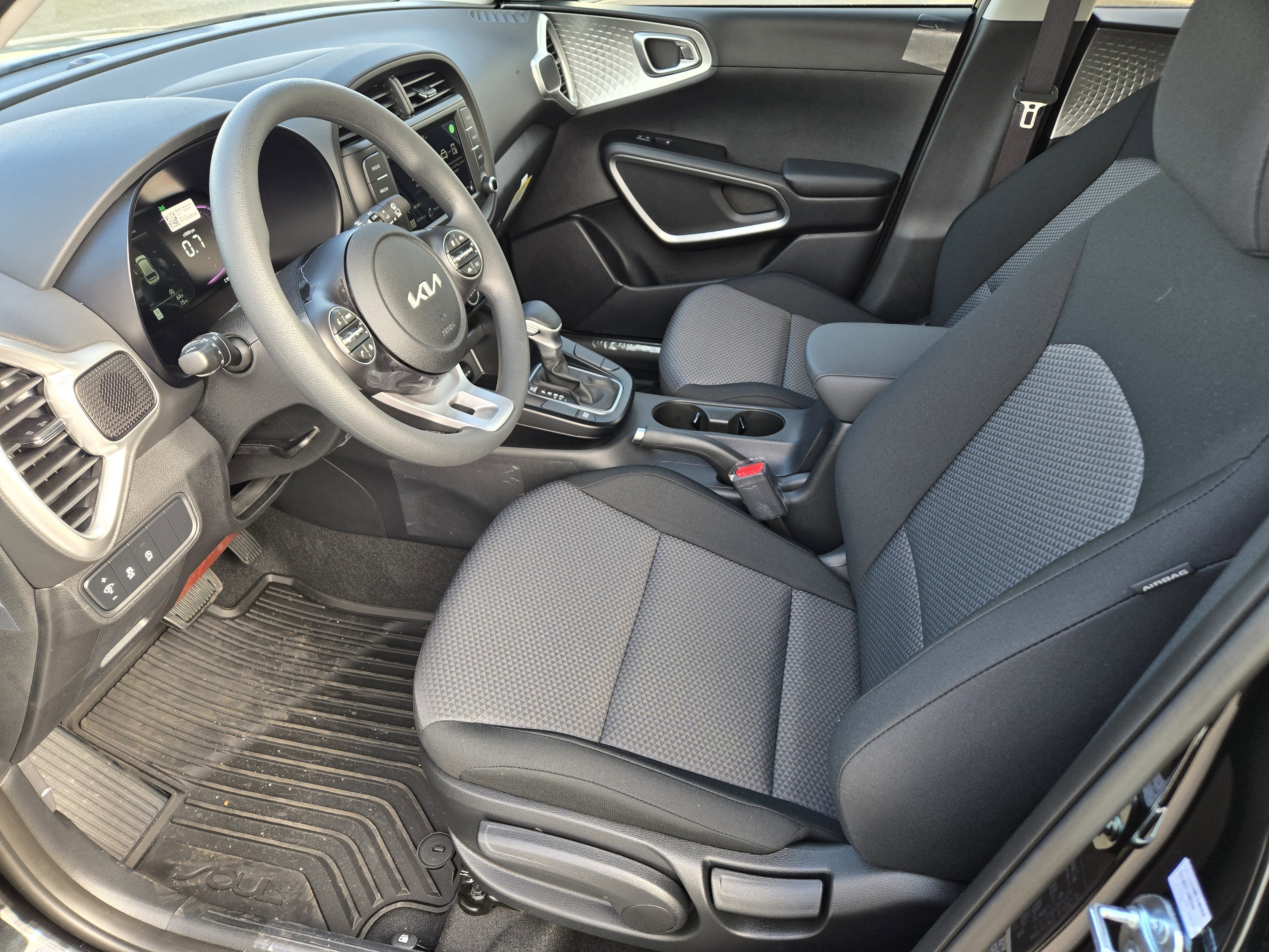 New 2025 Kia Soul LX image 15