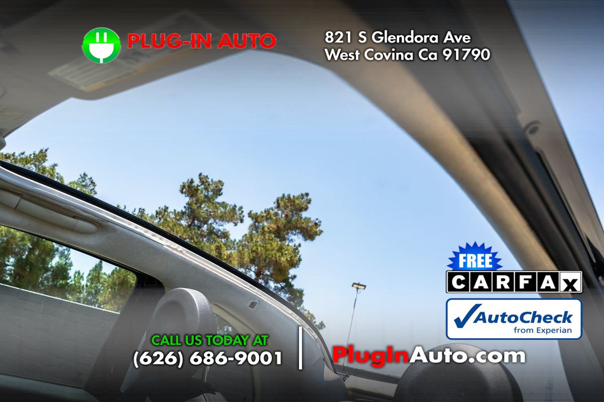 Used 2012 FIAT 500 Lounge w/ Luxury Leather Pkg FWD image 2