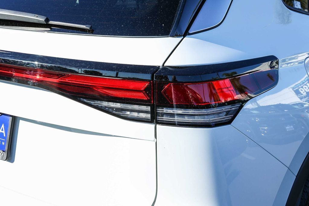 New 2026 Volkswagen Tiguan SE image 13