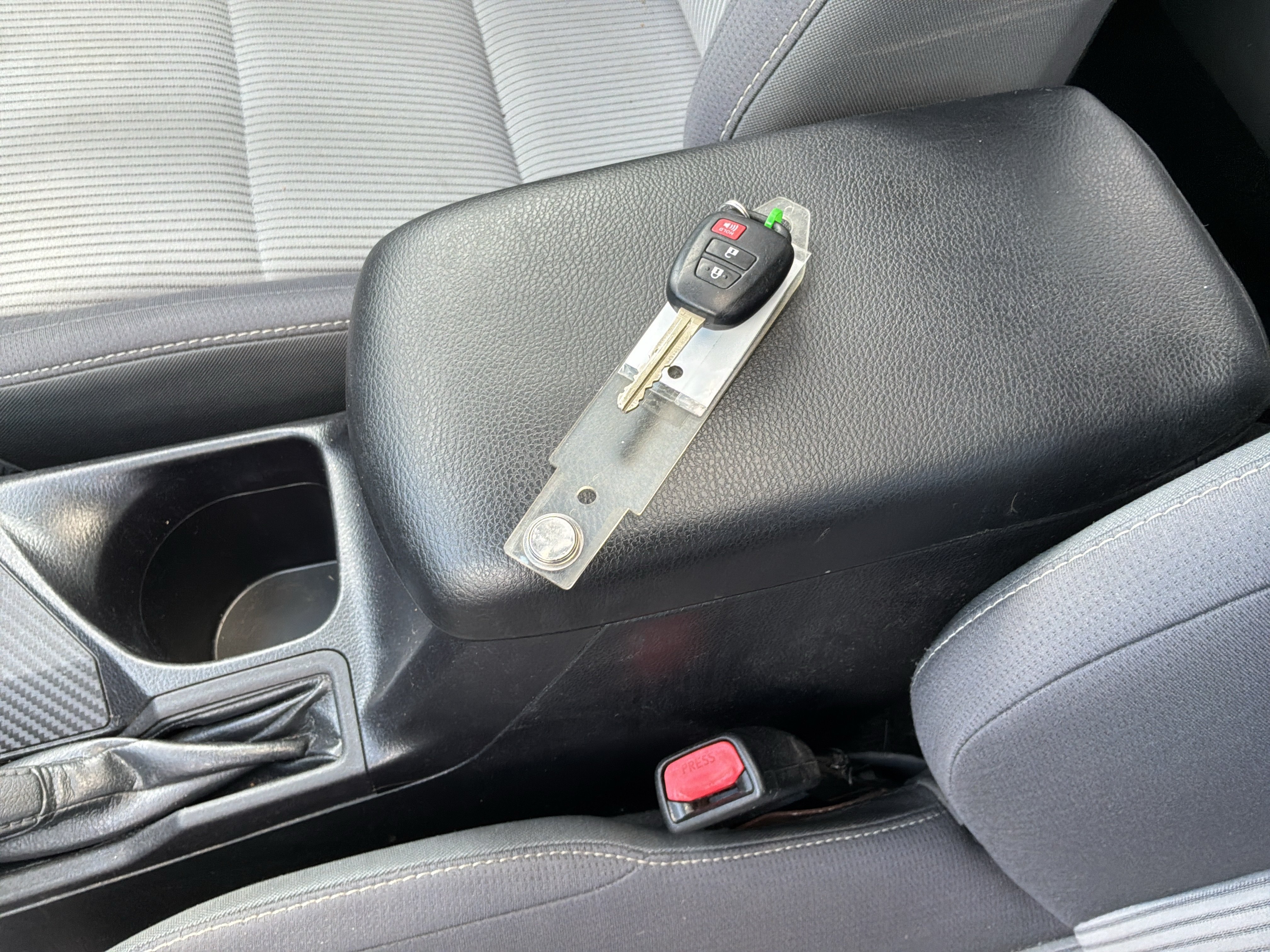 Used 2015 Toyota RAV4 XLE FWD image 36
