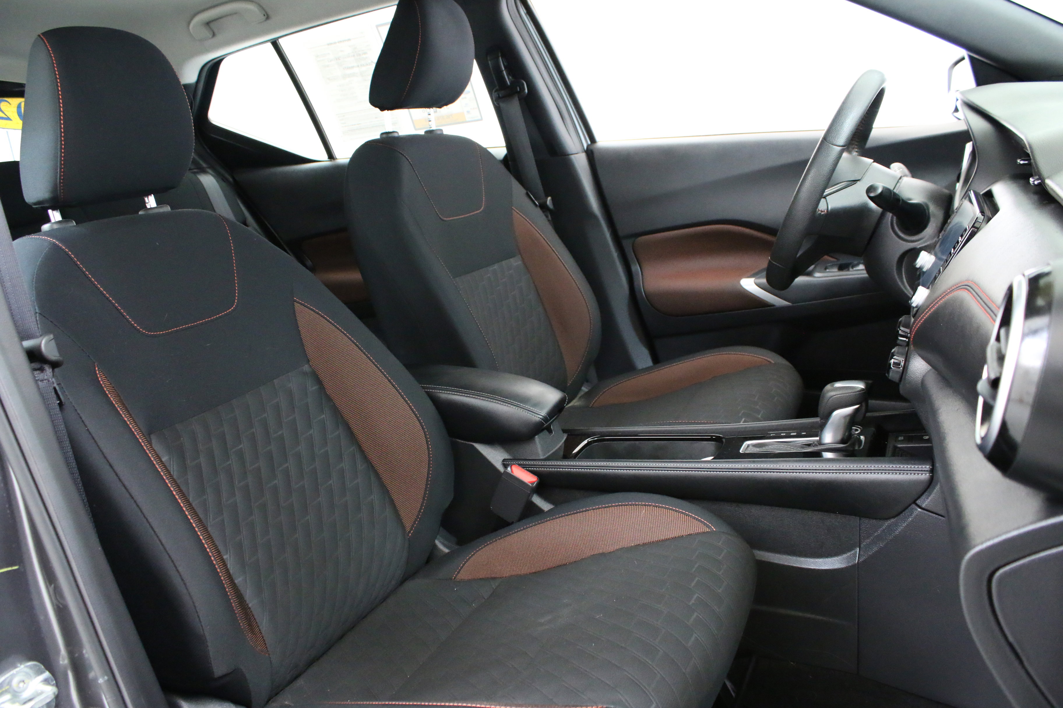 Used 2024 Nissan Kicks SR FWD image 27