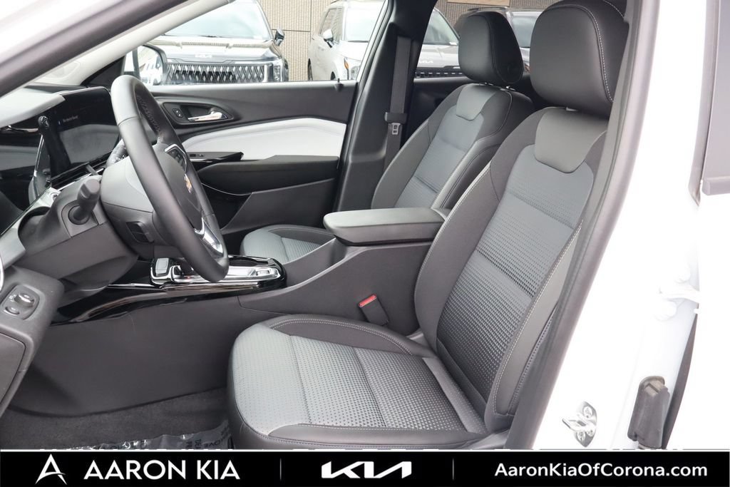Used 2026 Chevrolet Trax LT w/ Driver Confidence Package FWD image 19