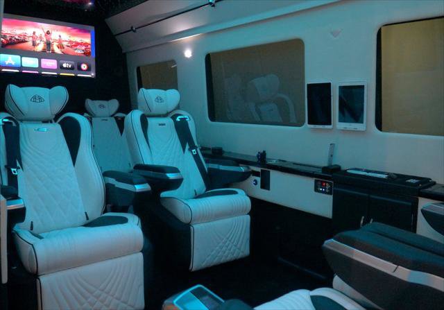 Used 2015 Mercedes-Benz Sprinter 2500 image 14