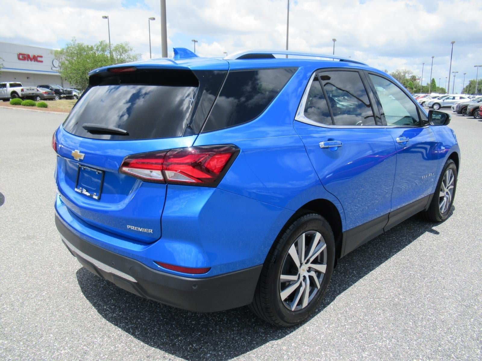 Used 2024 Chevrolet Equinox Premier FWD image 7