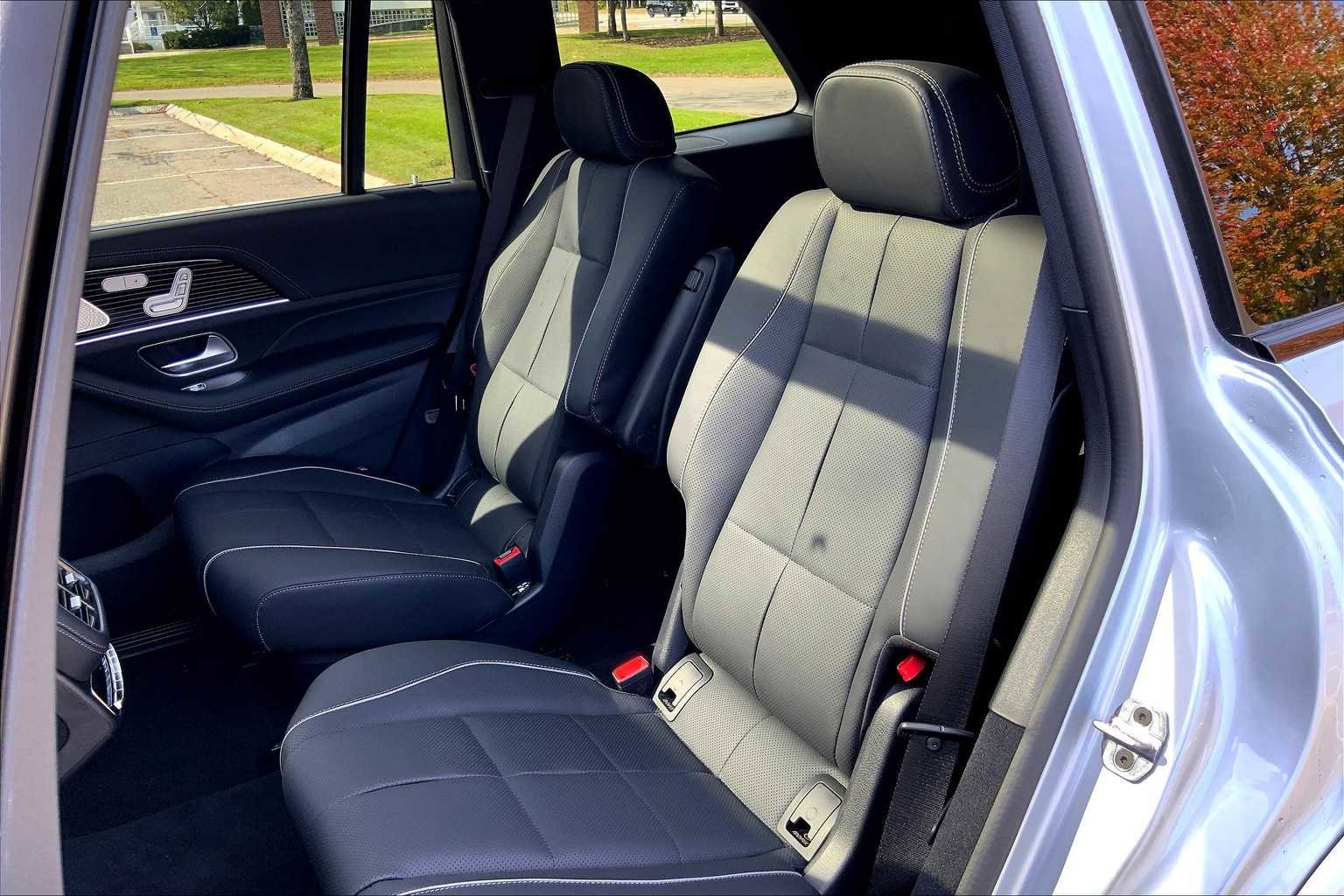New 2026 Mercedes-Benz GLS 580 4MATIC image 13