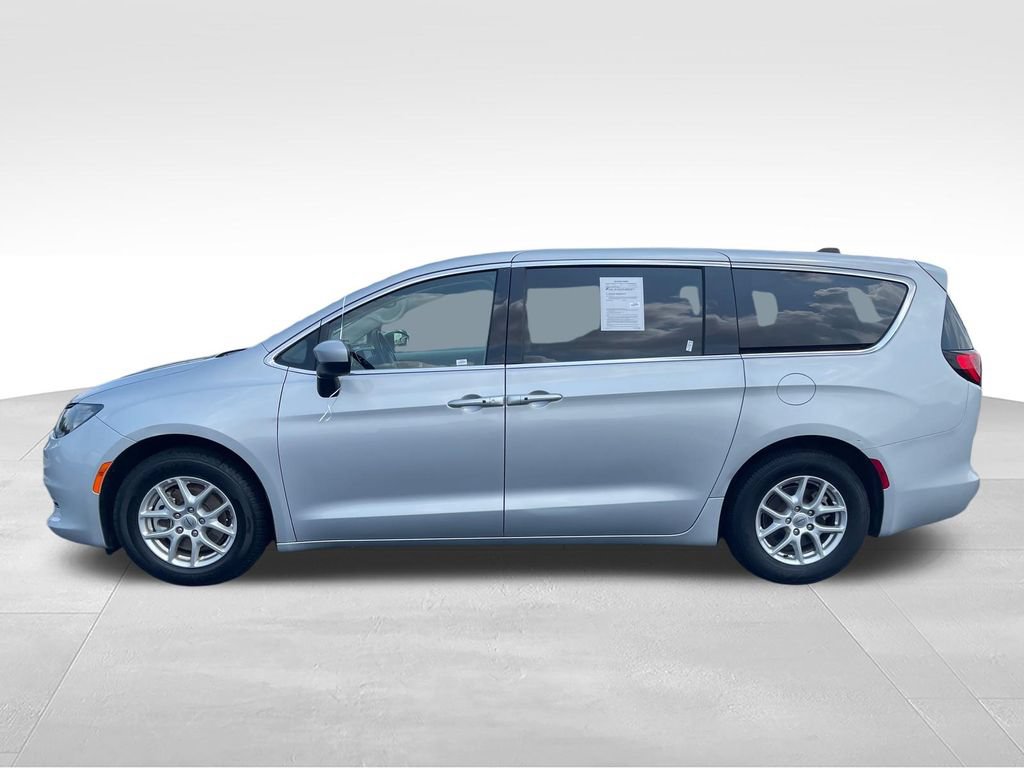 Used 2023 Chrysler Voyager LX FWD video 2