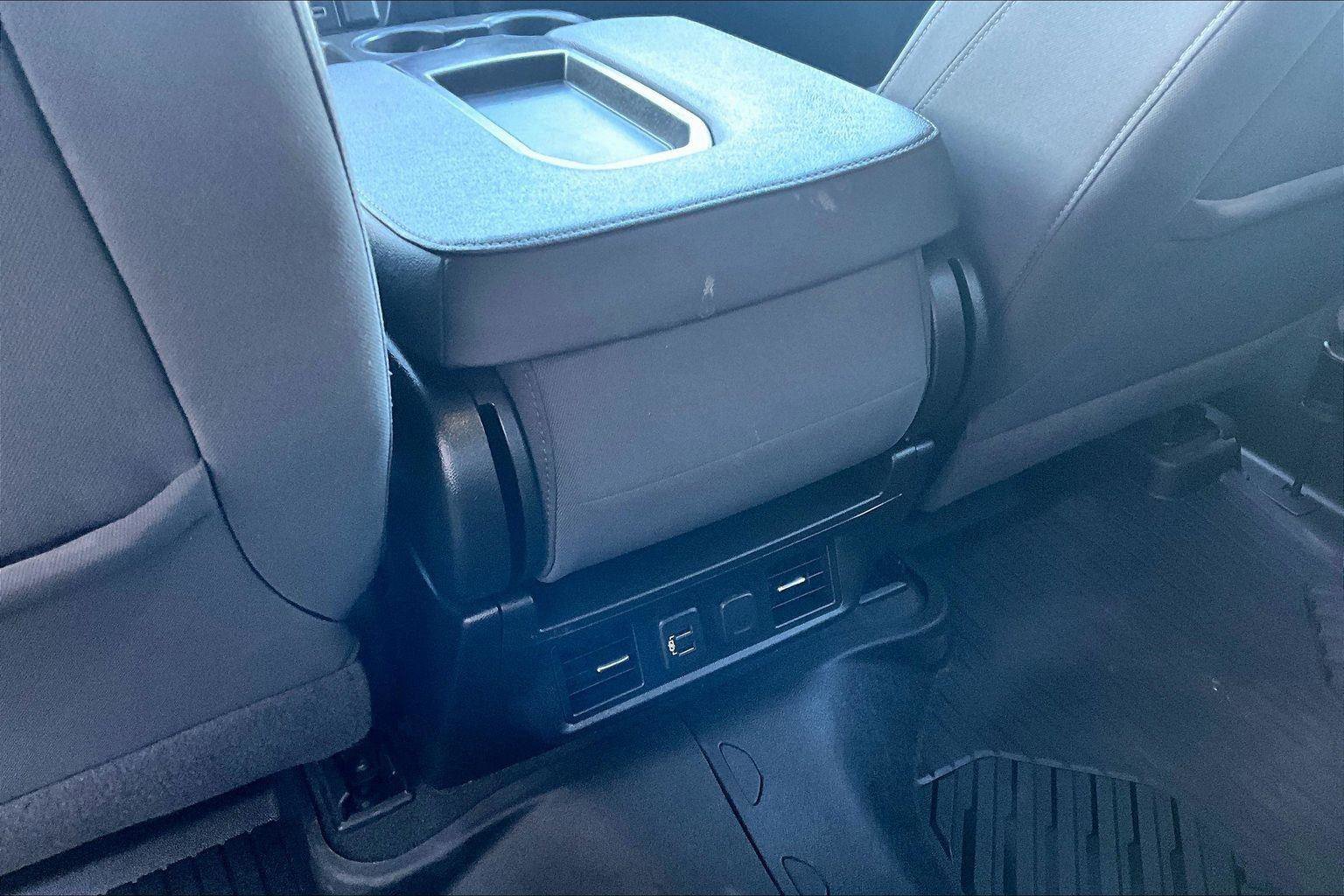 Used 2022 Chevrolet Silverado 1500 LT AWD/4WD image 32