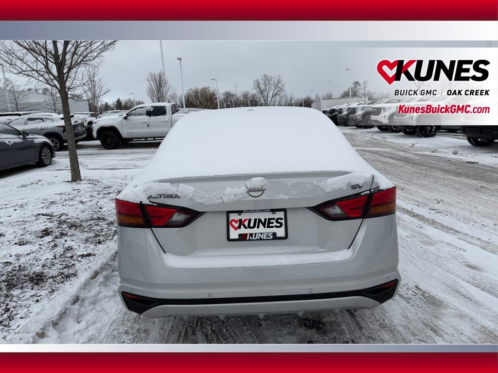 Used 2024 Nissan Altima 2.5 SV image 5