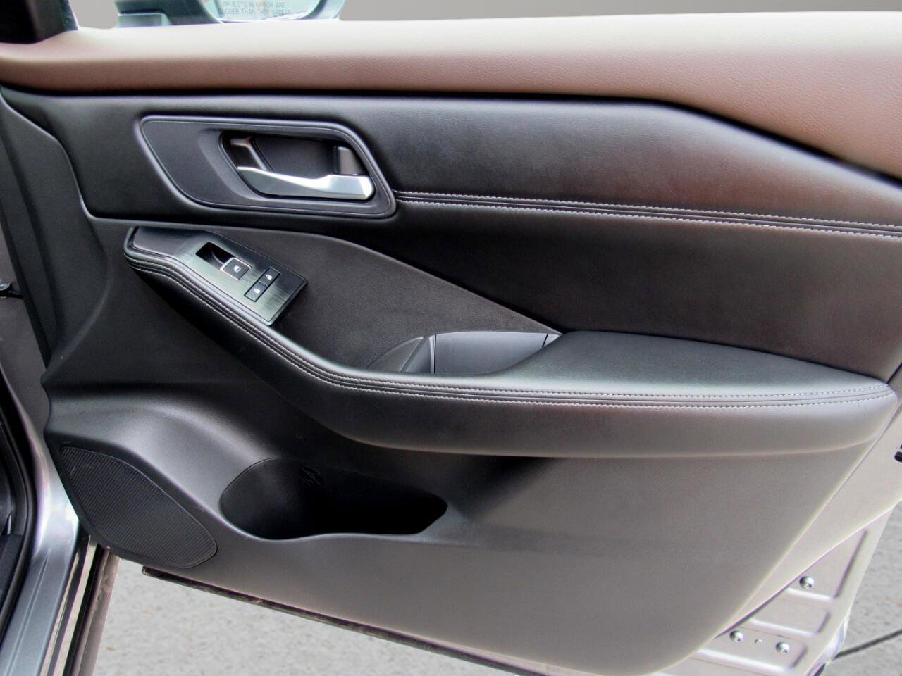 Used 2023 Nissan Rogue SL AWD/4WD image 35