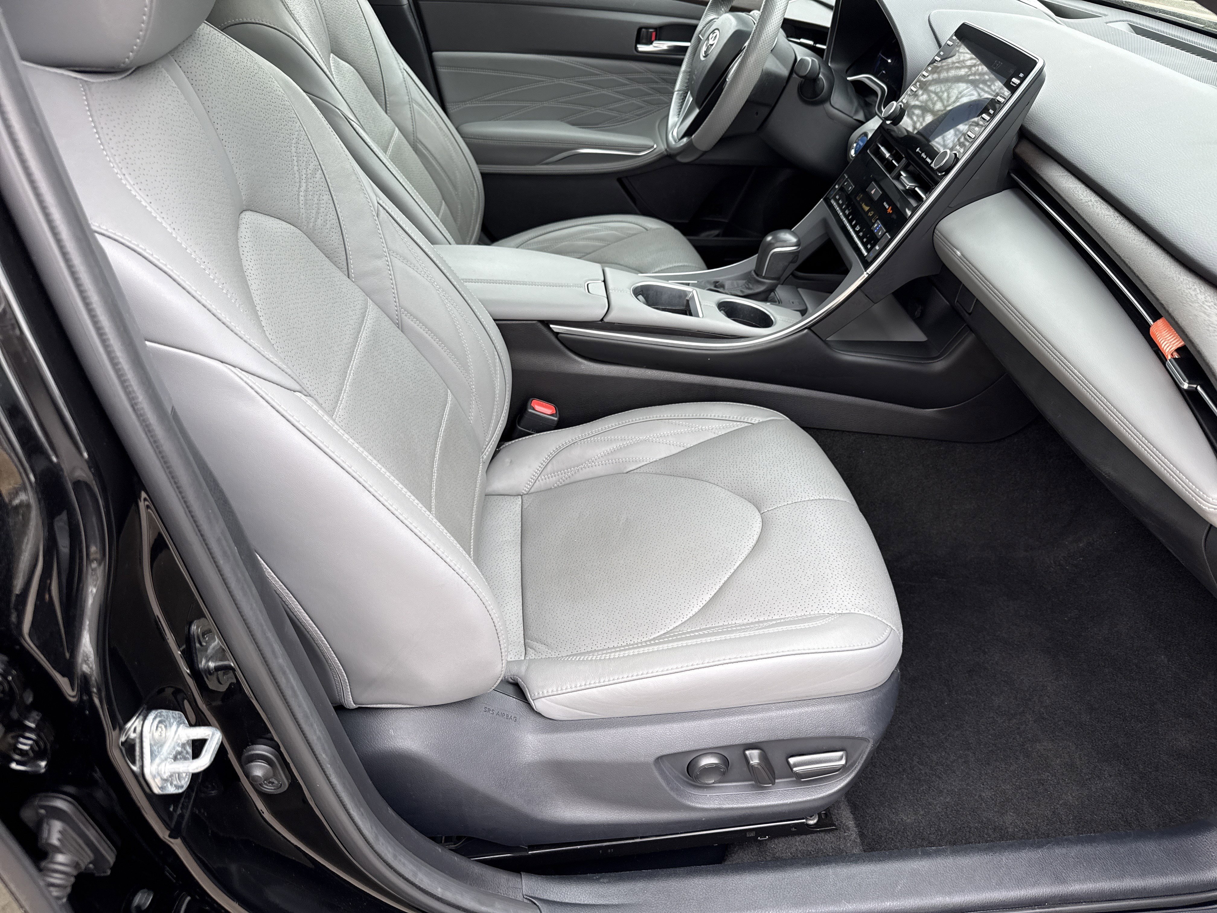 Used 2022 Toyota Avalon Limited w/ Advanced Safety Package image 13
