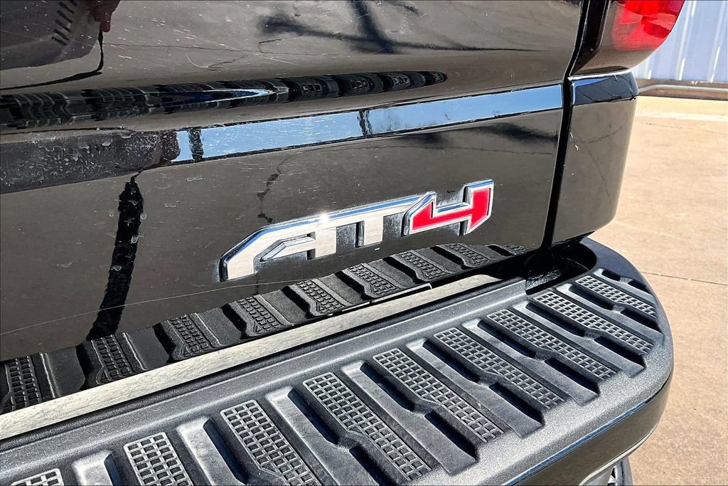 Used 2025 GMC Sierra 1500 AT4 w/ AT4 Premium Package AWD/4WD image 40