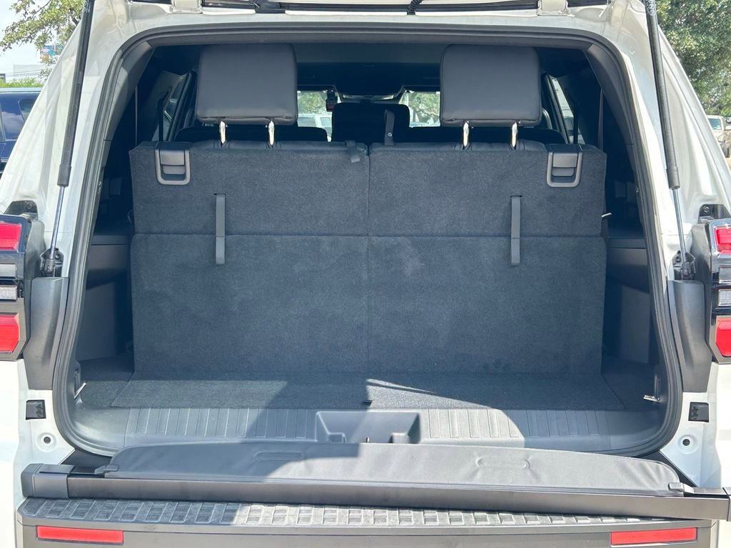 Used 2025 Toyota 4Runner SR5 RWD image 13