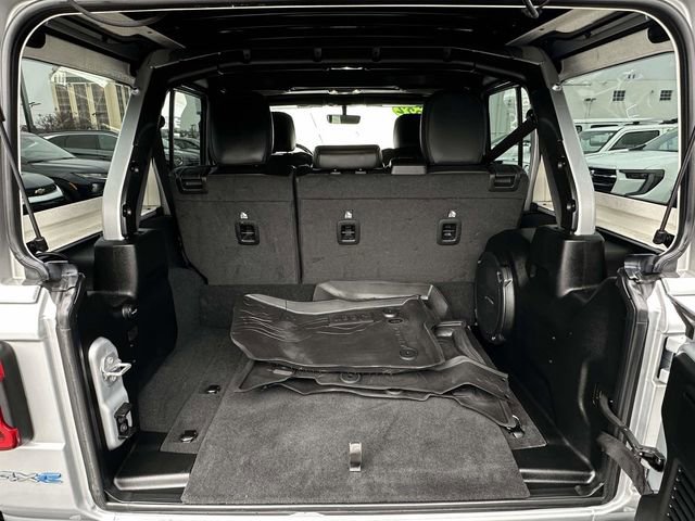 Used 2022 Jeep Wrangler Unlimited Sahara w/ Cold Weather Group image 23