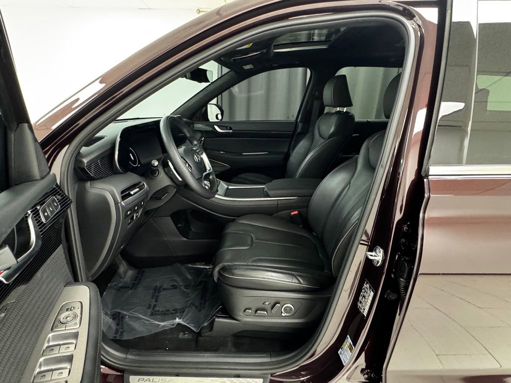 Used 2023 Hyundai Palisade Calligraphy image 10
