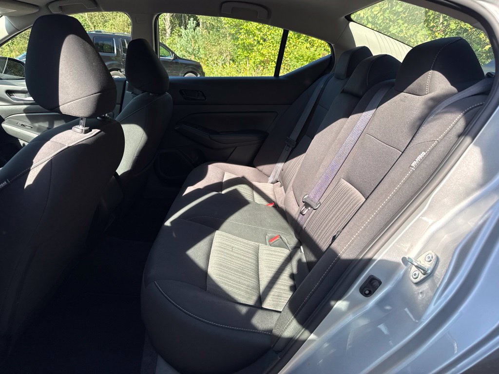 Used 2024 Nissan Altima 2.5 SV FWD image 31
