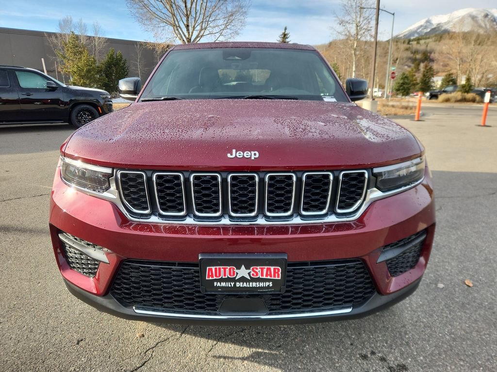 New 2025 Jeep Grand Cherokee Laredo image 8