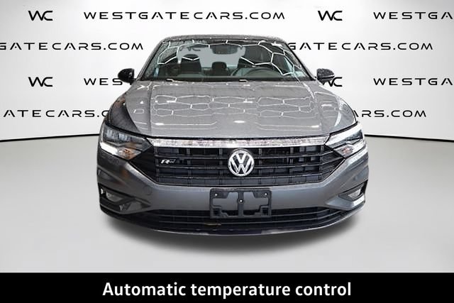 Used 2021 Volkswagen Jetta R-Line w/ R-Line Cold Weather Package FWD image 4