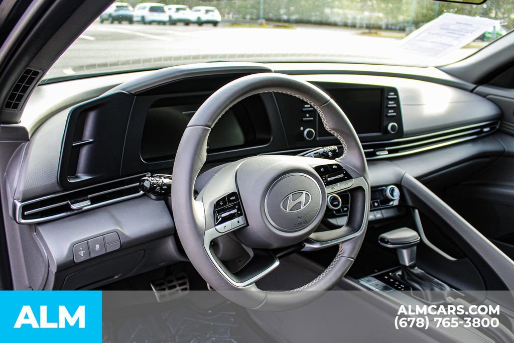 Used 2025 Hyundai Elantra Sport image 22