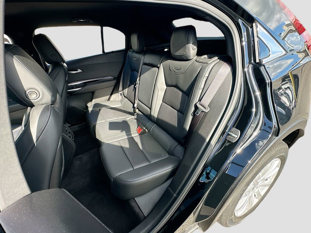 Used 2023 Cadillac XT4 Luxury w/ Cold Weather Package image 23