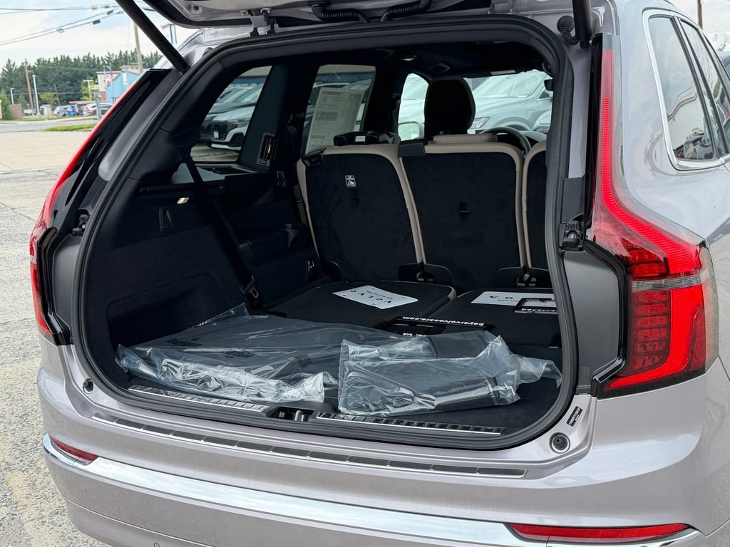 New 2026 Volvo XC90 B6 Plus AWD/4WD image 13
