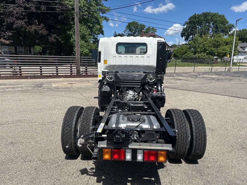 New 2024 Chevrolet Low Cab Forward image 4