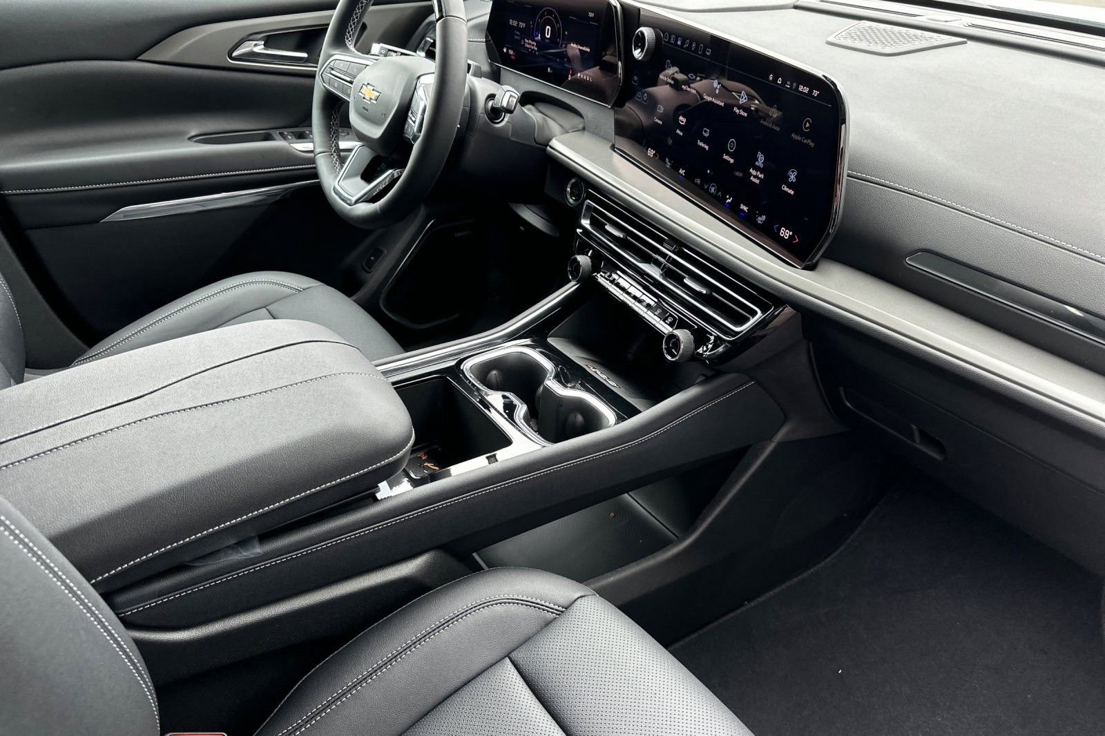 New 2025 Chevrolet Traverse LT w/ Enhanced Driving Package FWD image 18