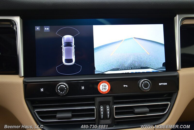 Used 2023 Porsche Macan AWD/4WD image 35