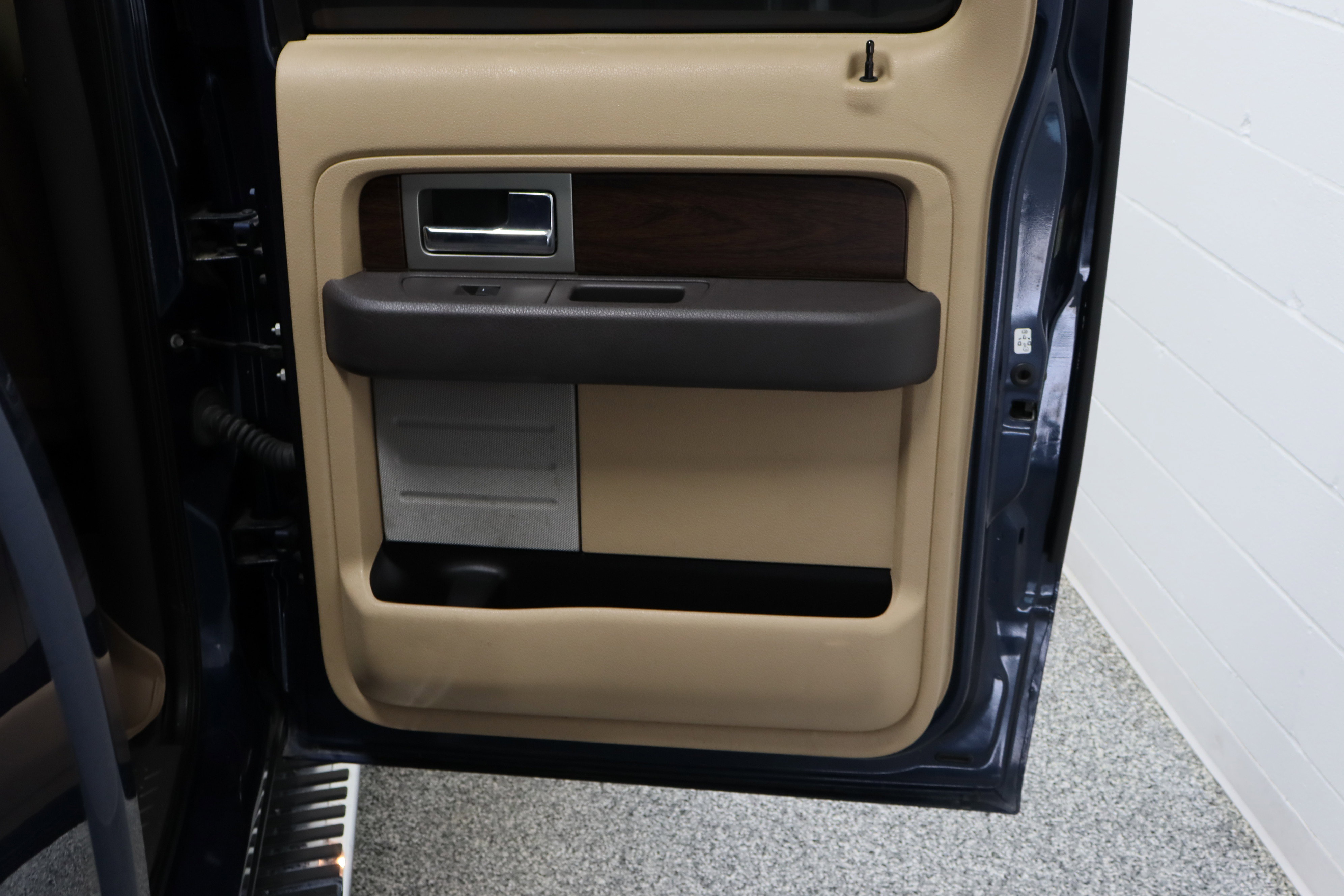 Used 2014 Ford F150 Lariat w/ Equipment Group 502A Luxury RWD image 32