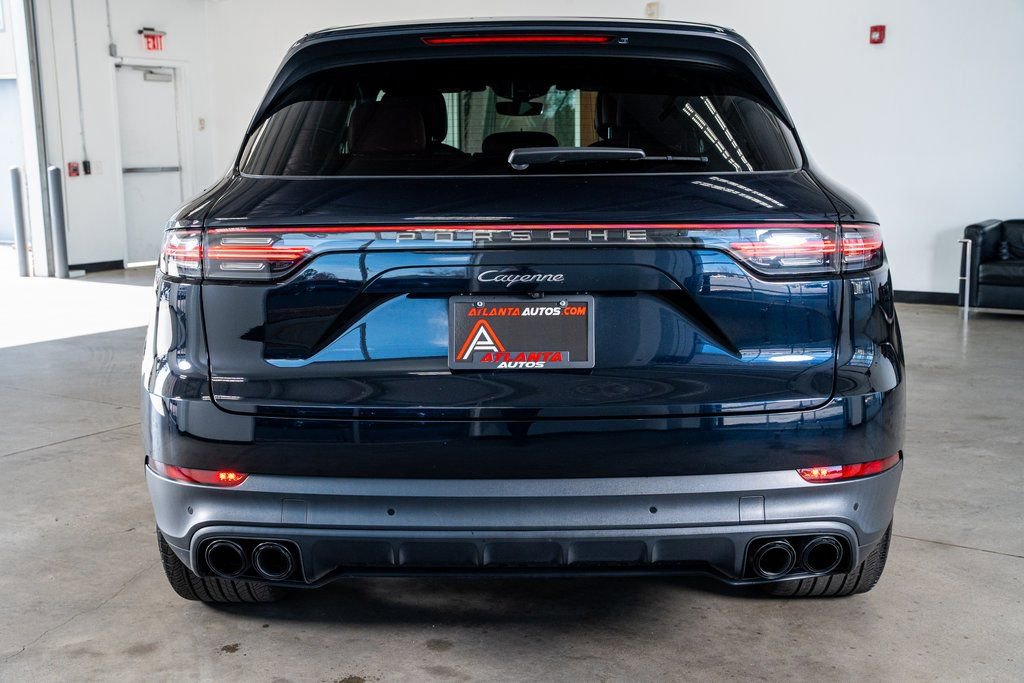 Used 2022 Porsche Cayenne Platinum Edition image 7