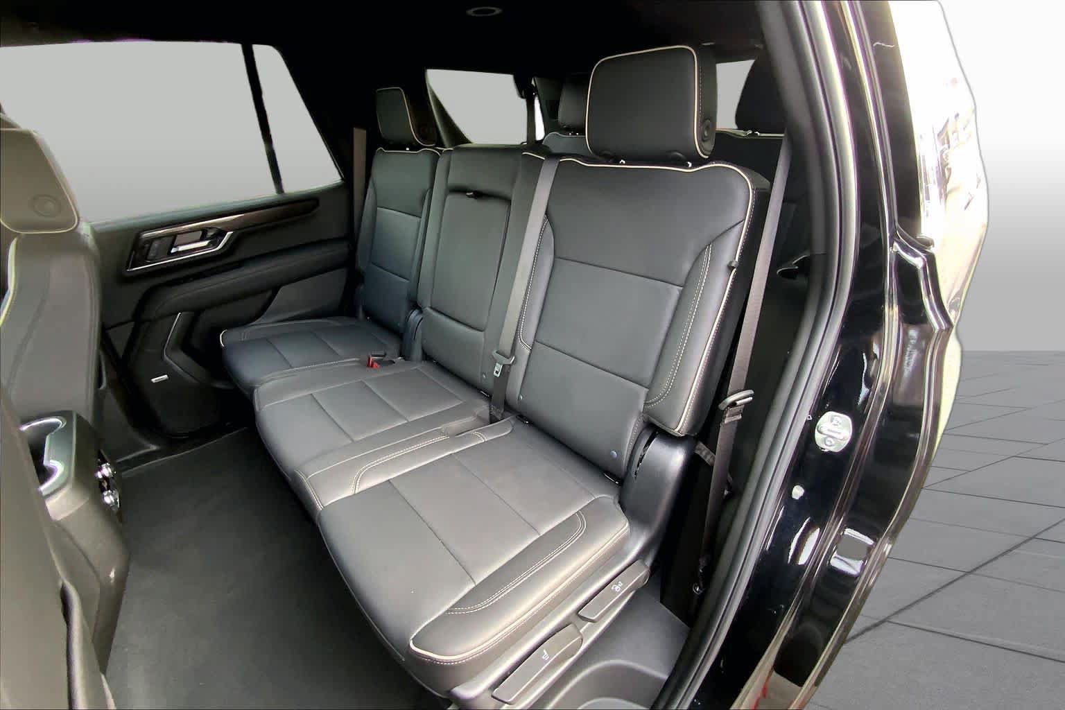 Used 2025 GMC Yukon Elevation AWD/4WD image 18