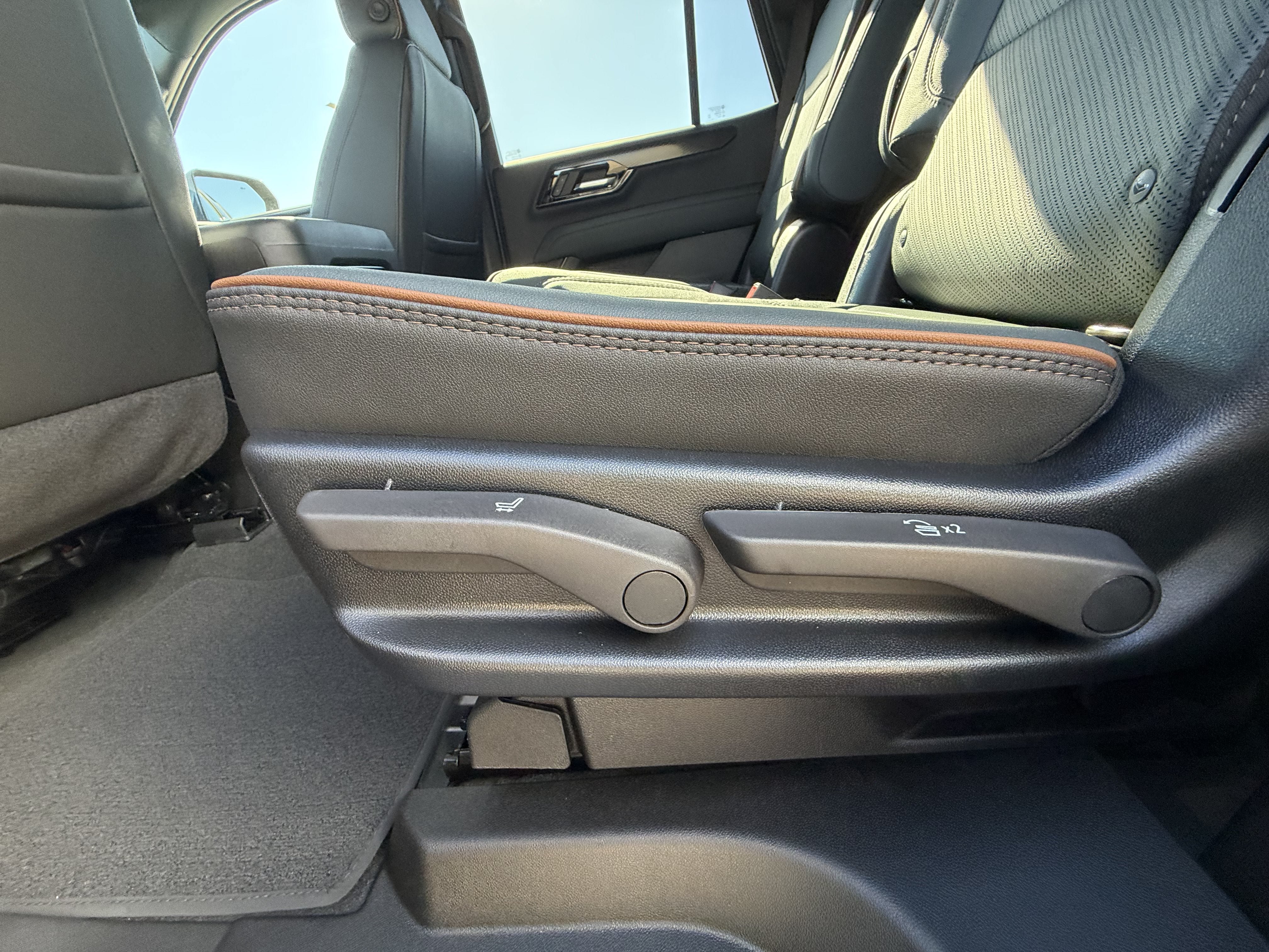 New 2027 GMC Yukon AT4 w/ AT4 Premium Plus Package AWD/4WD image 13