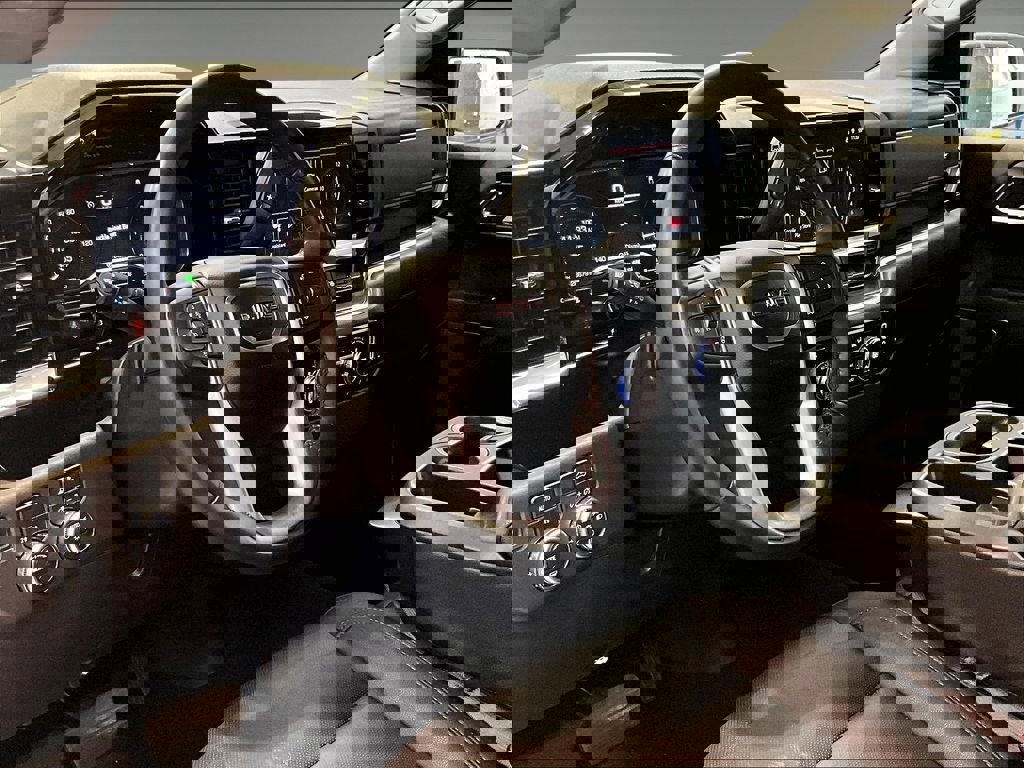 Used 2024 GMC Sierra 1500 SLT image 13