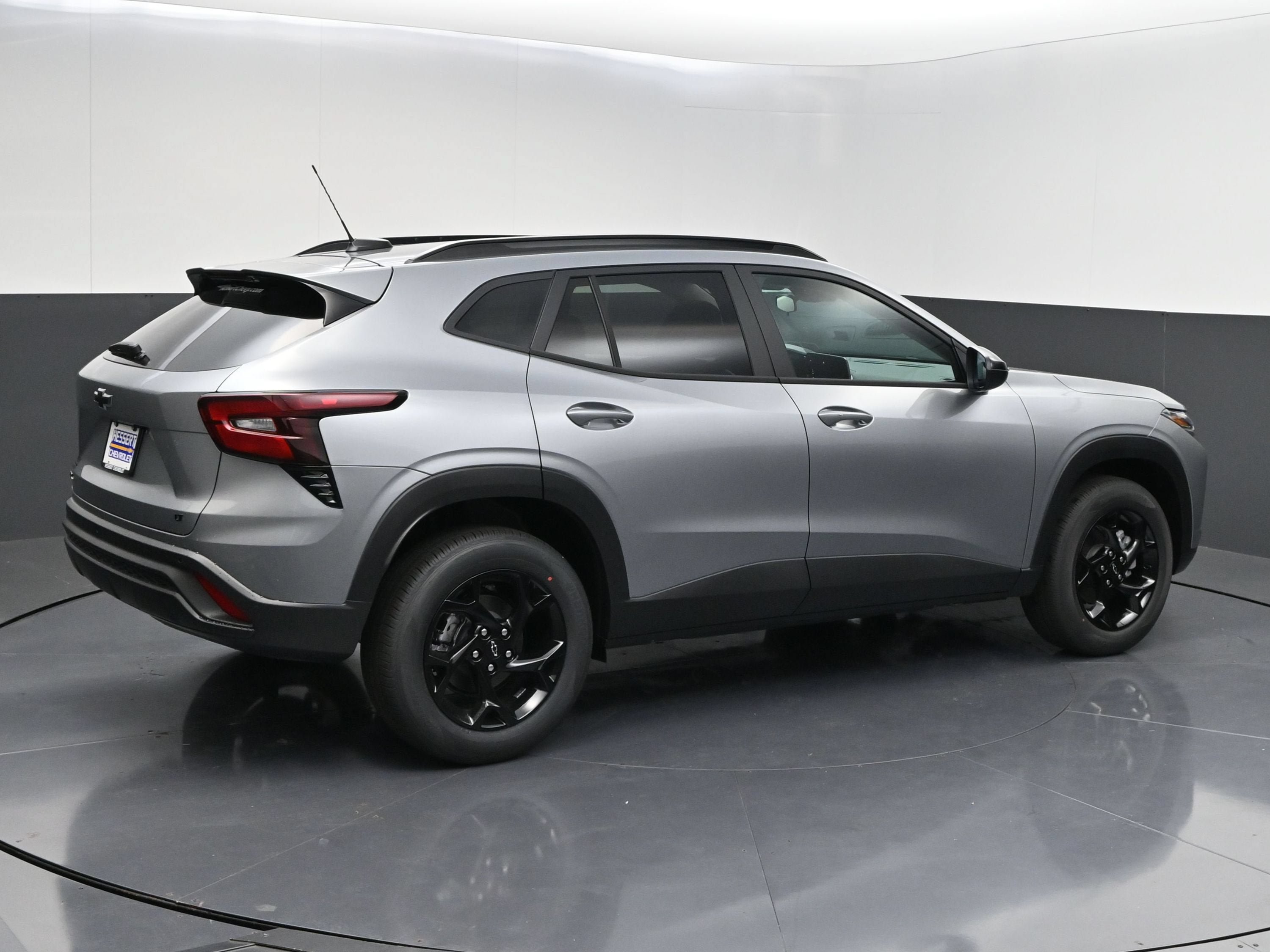 New 2026 Chevrolet Trax LT w/ Sunroof Package FWD image 8