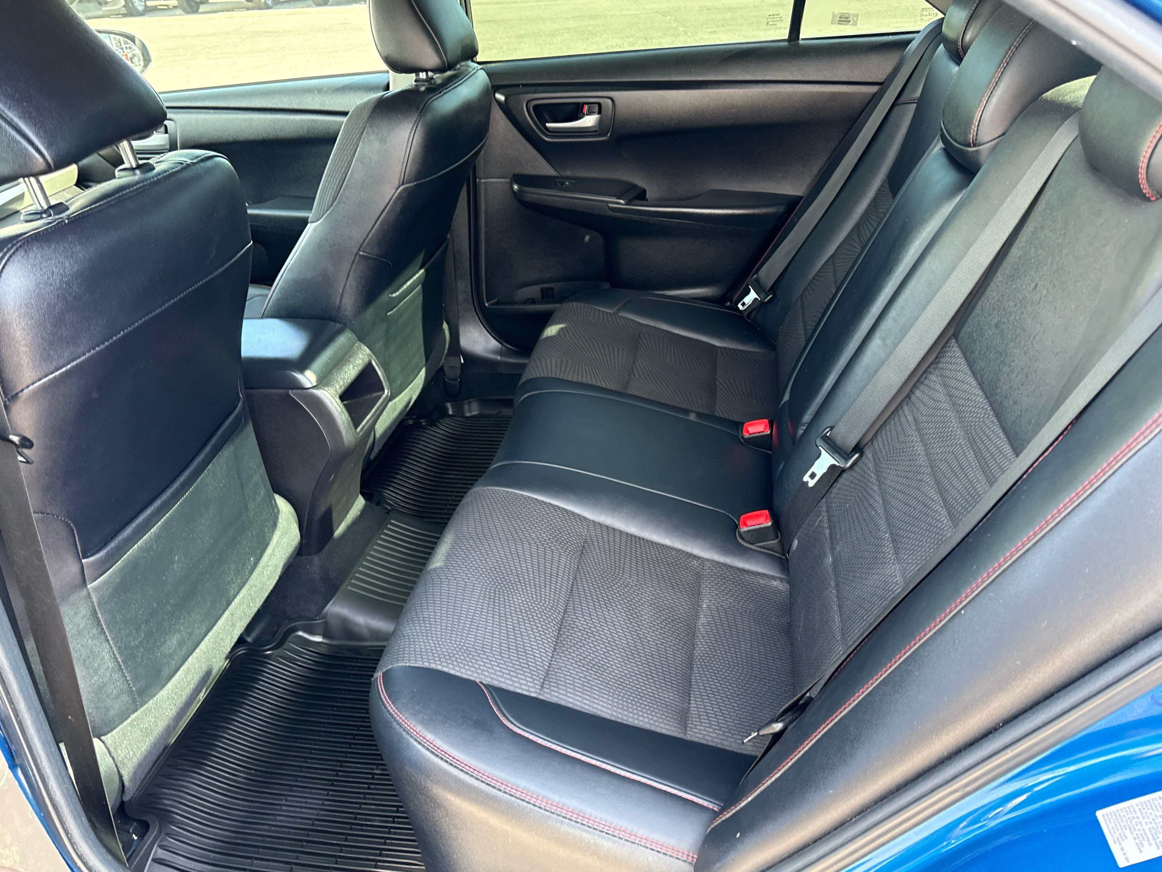Used 2017 Toyota Camry SE w/ Protection Package (Q2) FWD image 13