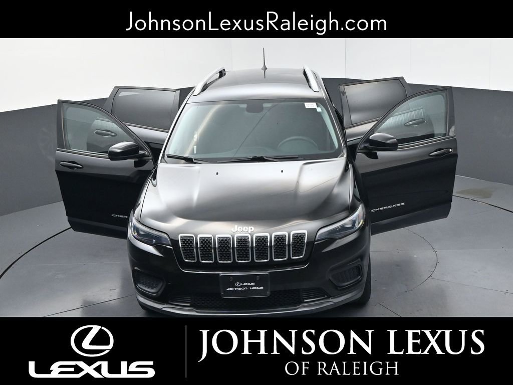 Used 2020 Jeep Cherokee Latitude AWD/4WD image 34