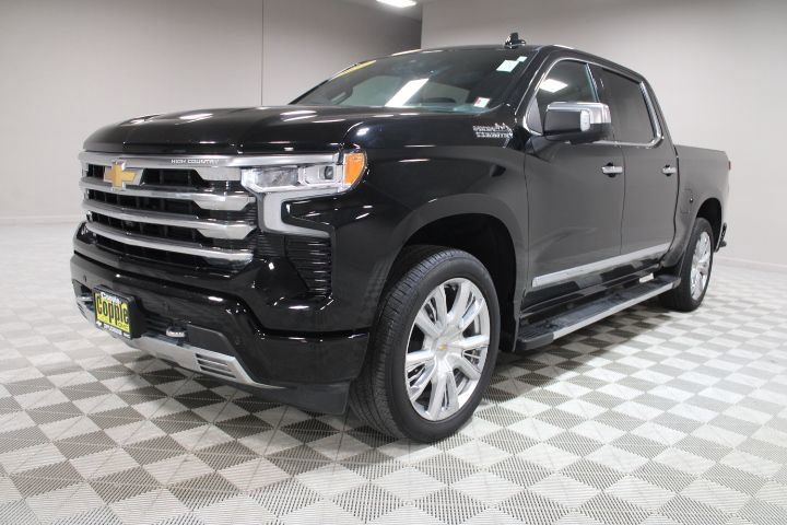 Used 2023 Chevrolet Silverado 1500 High Country w/ High Country Premium Package AWD/4WD image 8