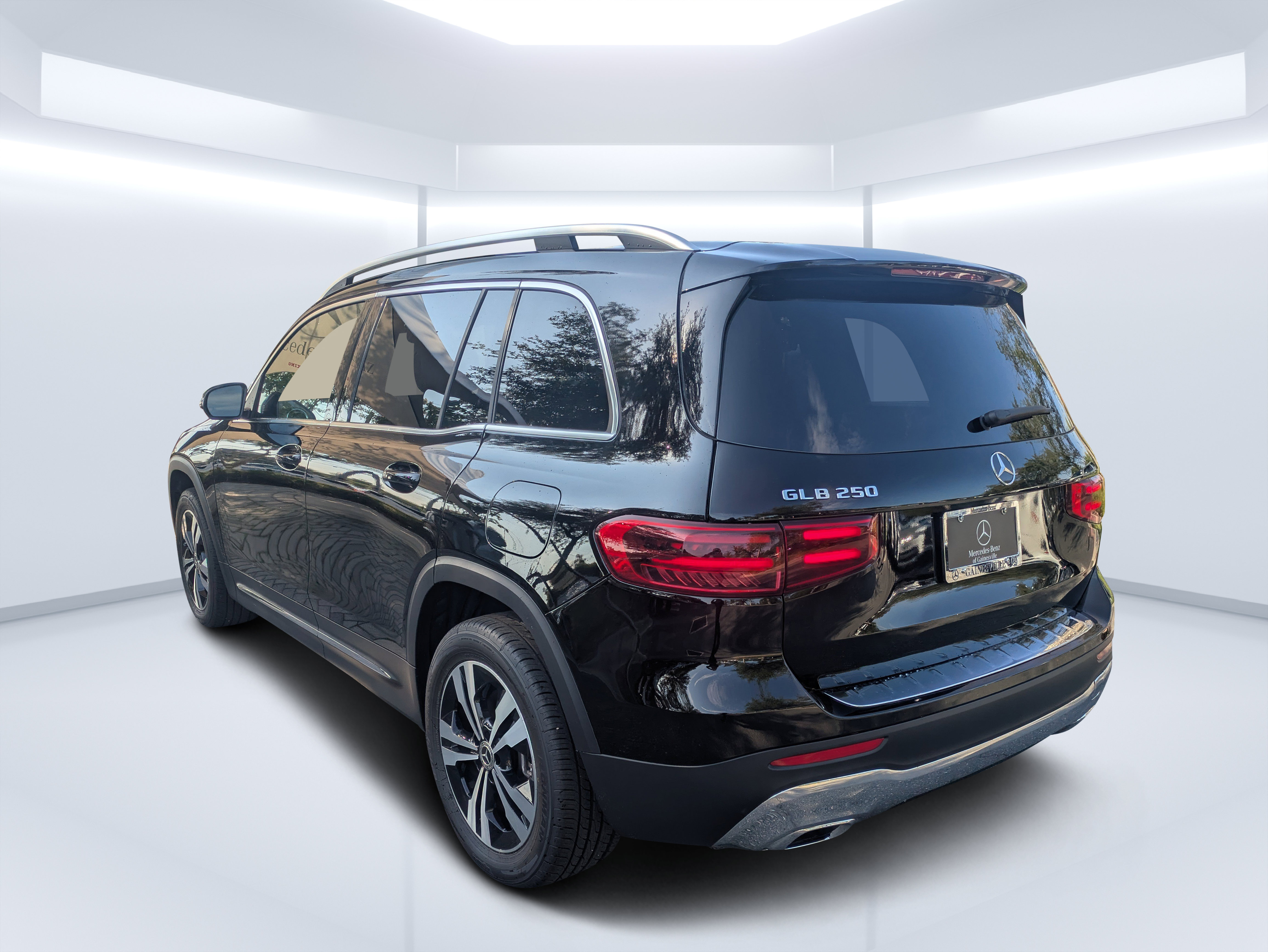 Certified 2025 Mercedes-Benz GLB 250 image 5