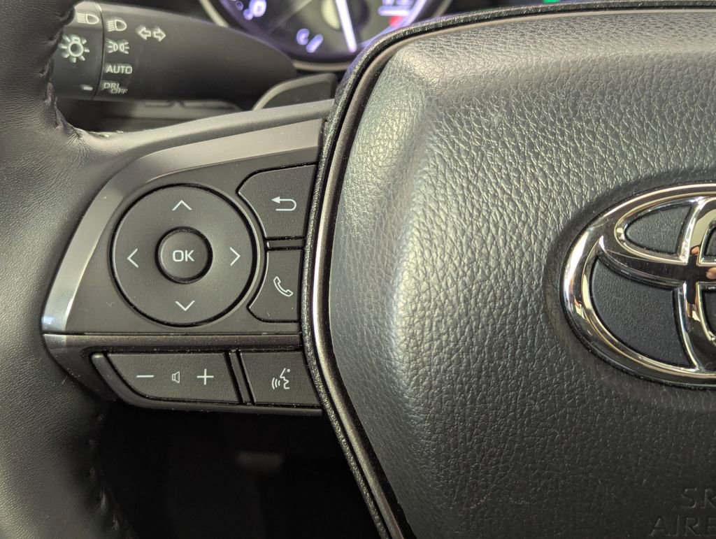 Used 2023 Toyota Camry SE w/ Cold Weather Package image 7