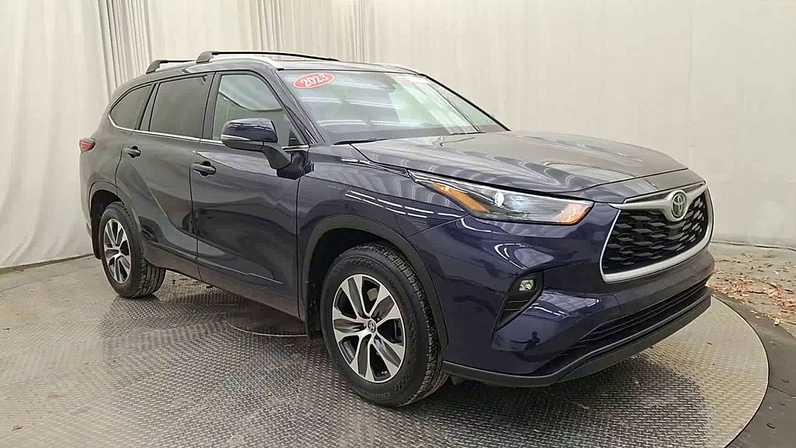 Certified 2023 Toyota Highlander XLE image 5