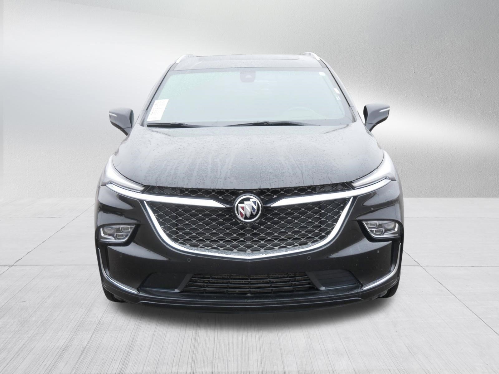 Used 2023 Buick Enclave Avenir w/ Avenir Technology Package image 2