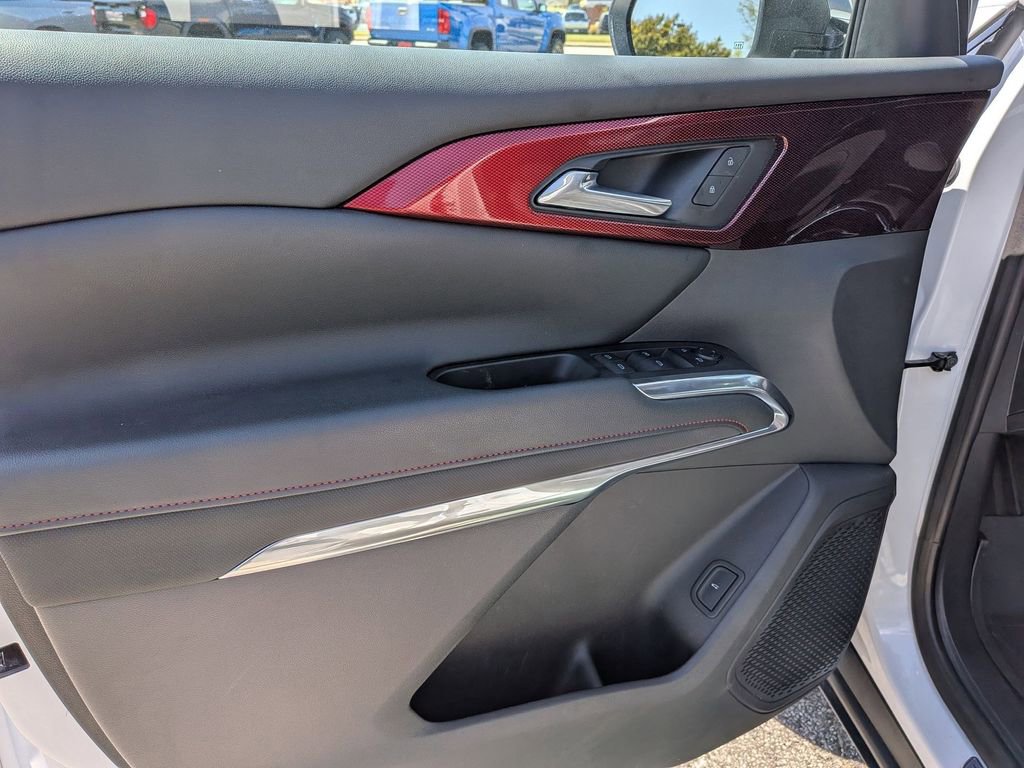 Used 2025 Chevrolet Traverse Z71 w/ Driver Confidence Package image 13