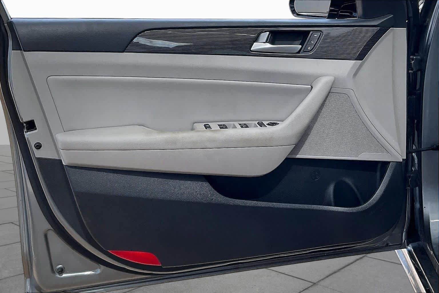 Used 2018 Hyundai Sonata Limited FWD image 21