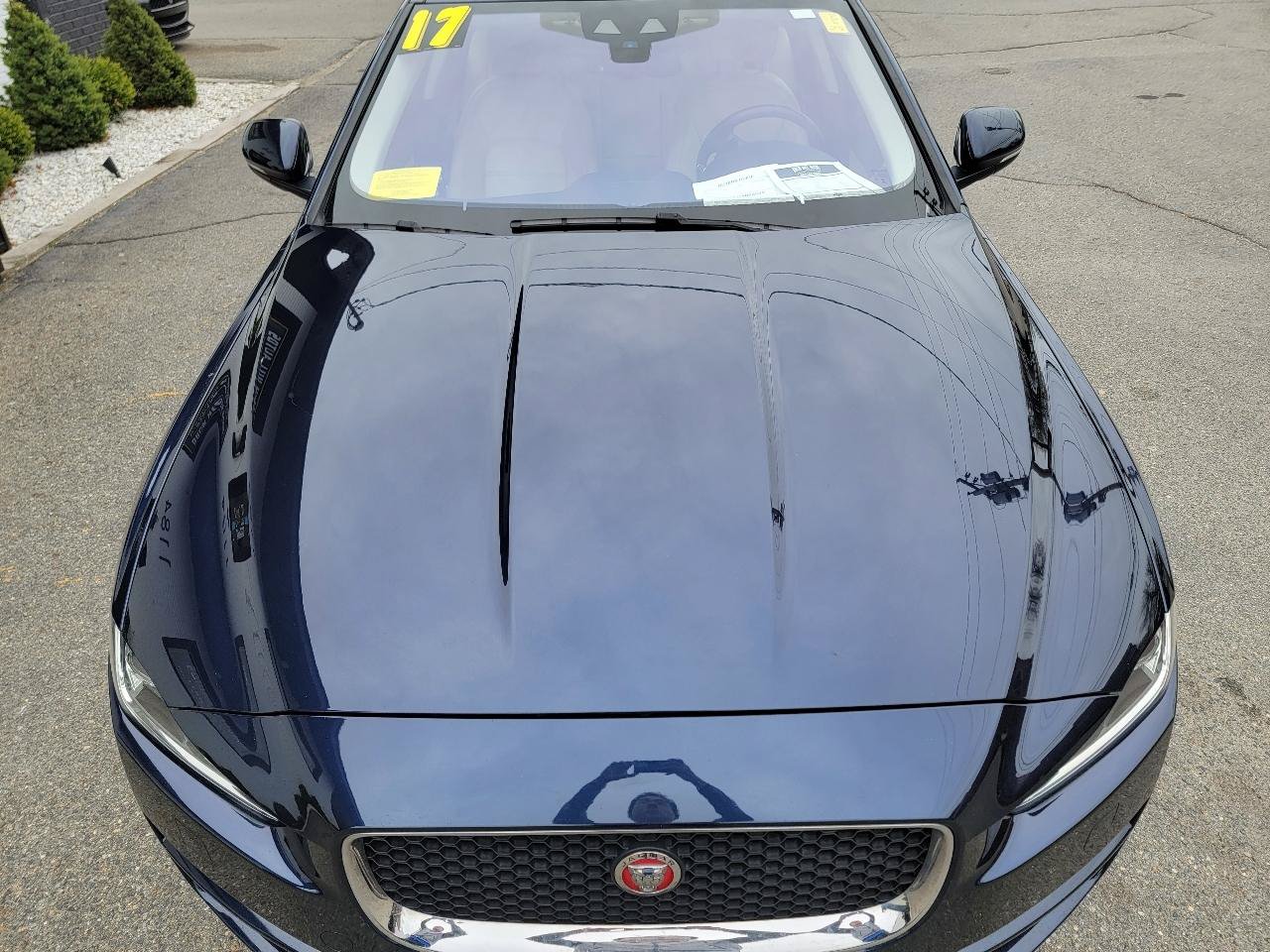 Used 2017 Jaguar XE Prestige RWD image 10