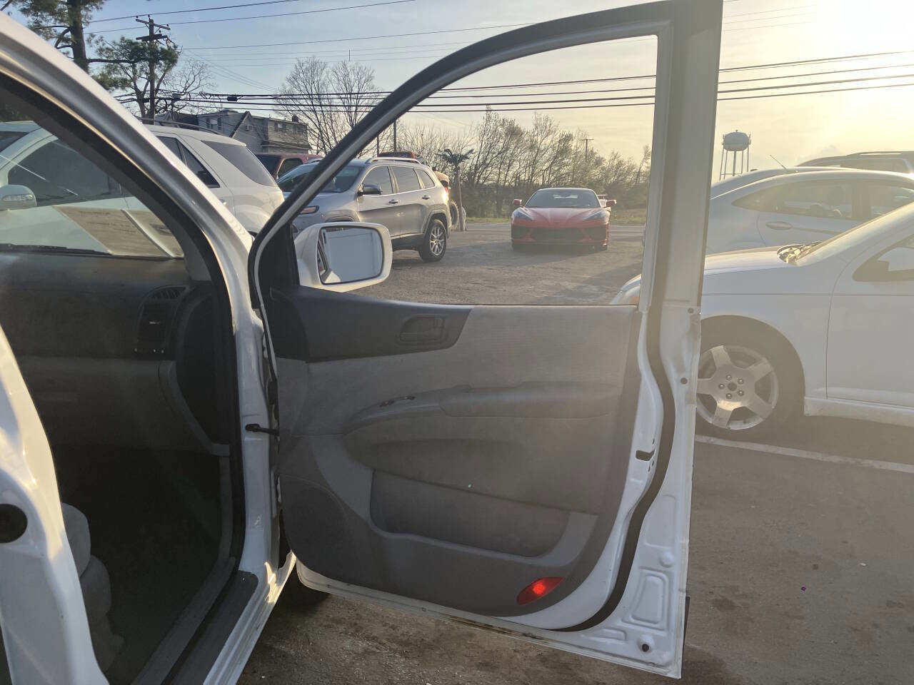 Used 2008 Kia Sedona w/ Convenience Pkg image 16