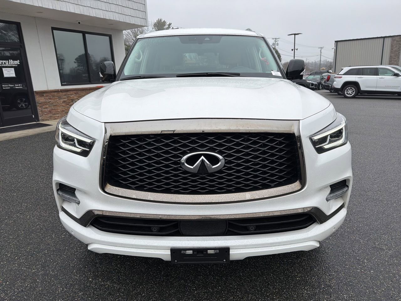 Used 2024 INFINITI QX80 Premium Select w/ Cargo Package image 10