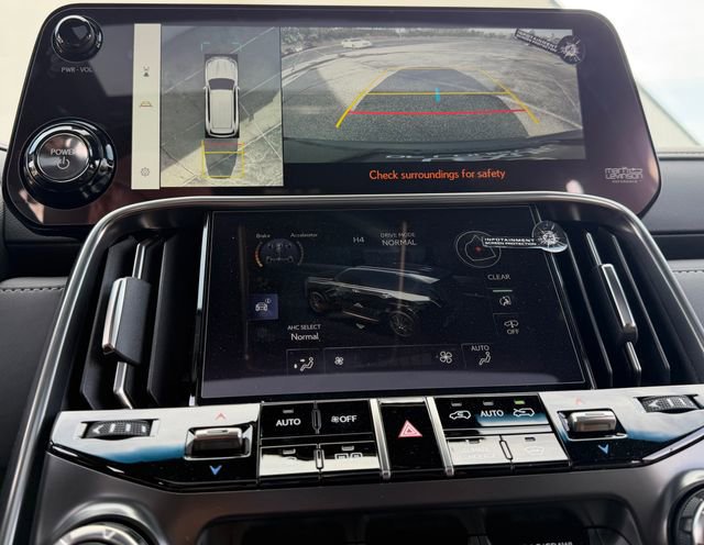 New 2026 Lexus LX 700h Luxury image 25