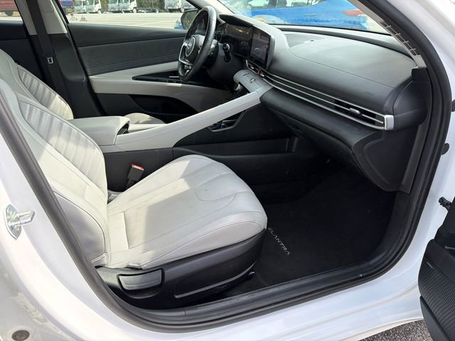 Used 2021 Hyundai Elantra Limited image 13