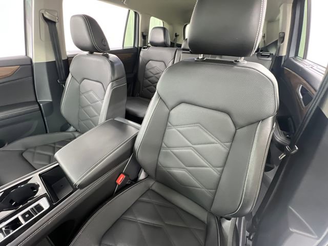 Used 2025 Volkswagen Atlas SE image 25