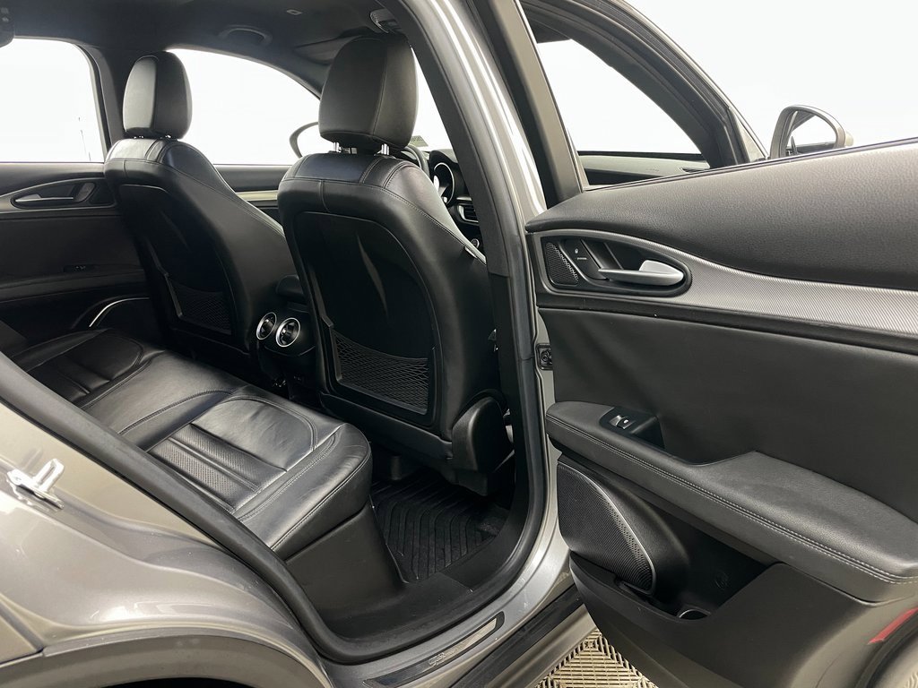 Used 2018 Alfa Romeo Stelvio Ti Sport image 41